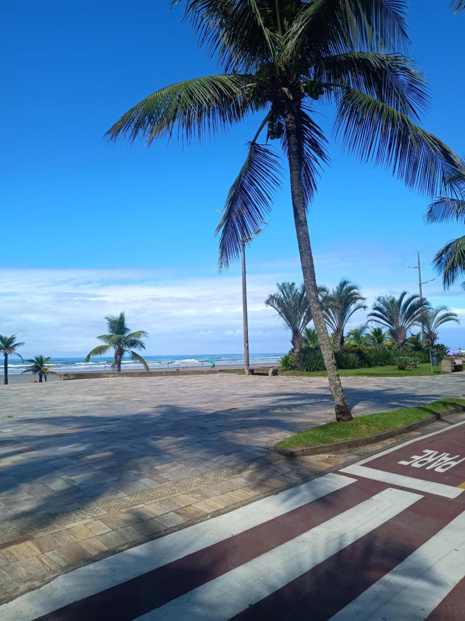 Apartamento Pe Na Areia Vila Caicara Прая Гранде Екстериор снимка